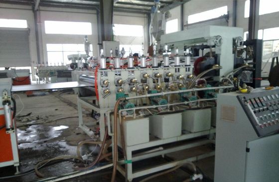 Máquina da extrusão da placa da espuma do PVC, linha de produção da placa da espuma da decoração do PVC